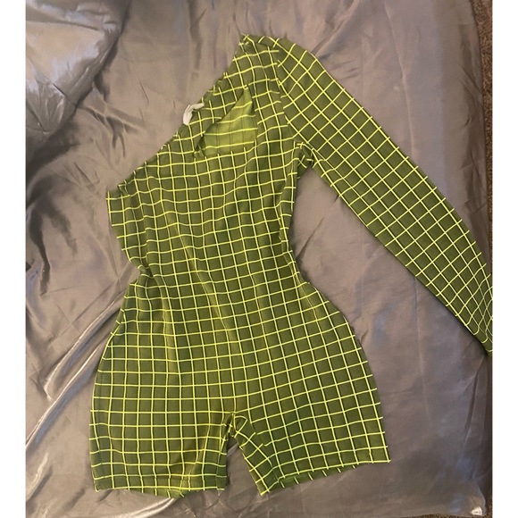 Shane Justin “runway” romper - Picture 2 of 4